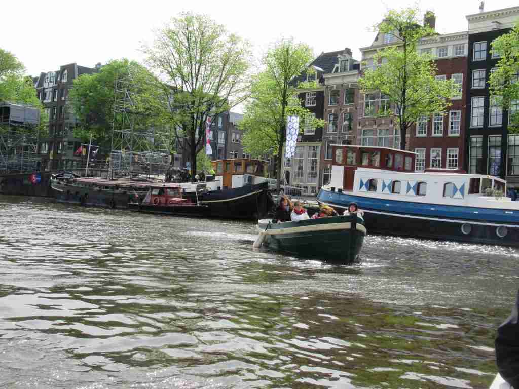 Navegando por los canales de Amsterdam