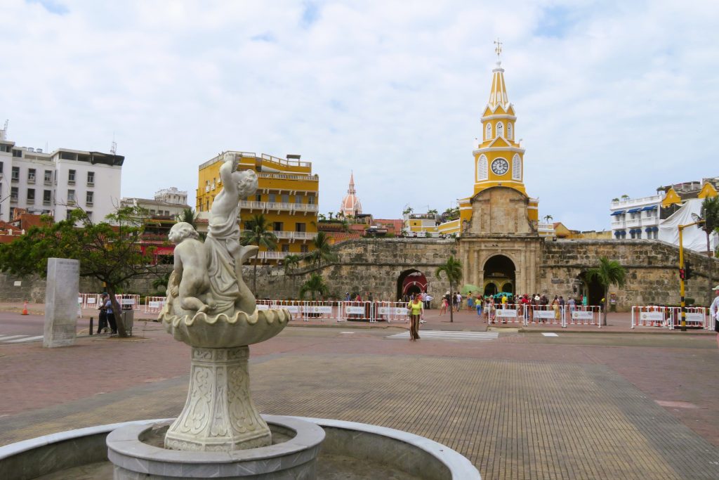 Plaza del reloj y entrada principal a la ciudad amuralla de Cartagena de Indias