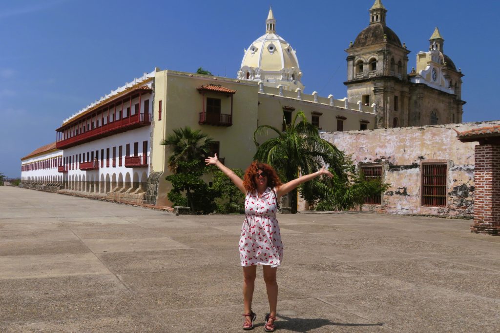 Vistas del monasterio de San Pedro Claver y Museo Naval