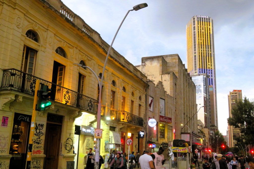 Torre Colpatria en la Calle 7, Bogotá