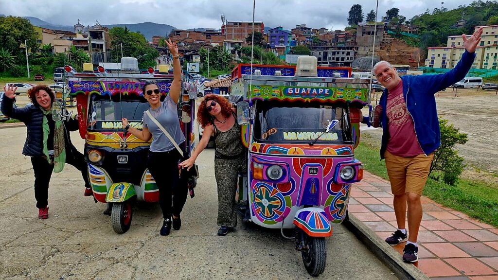 Motochivas de Guatapé