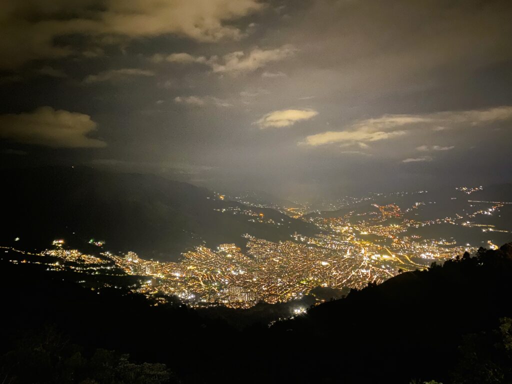 Vistas de Medellín desde el mirador San Felix