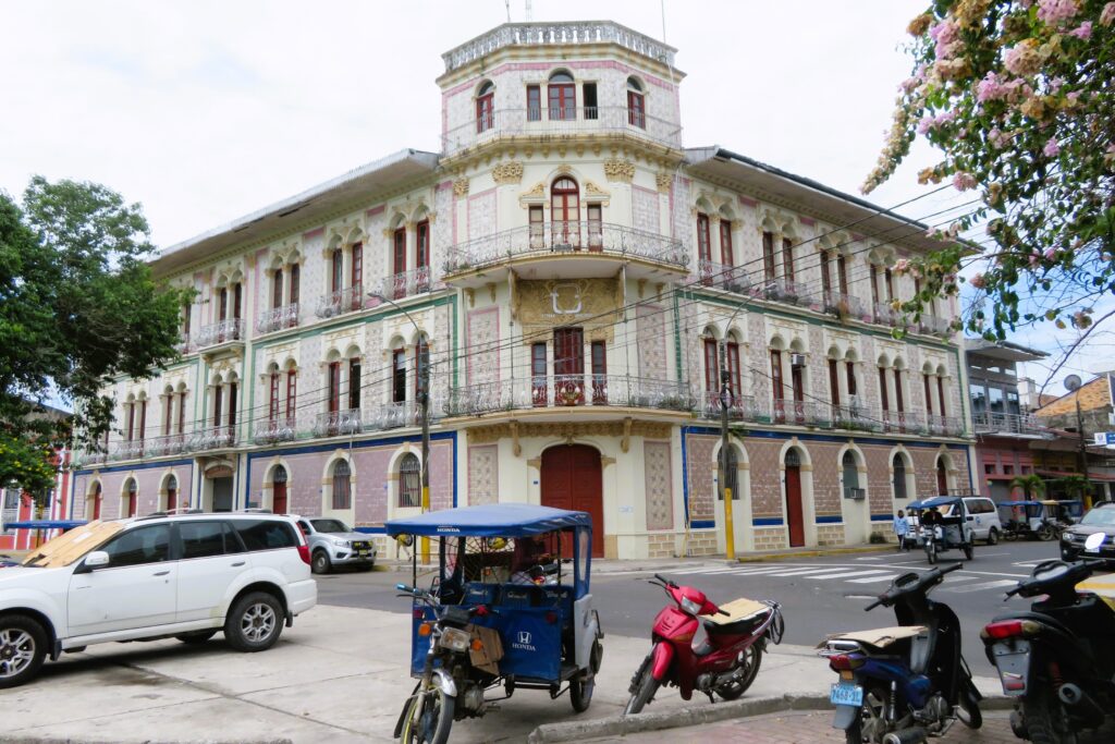 Exhotel Palace en el malecón Tarapacá de Iquitos.