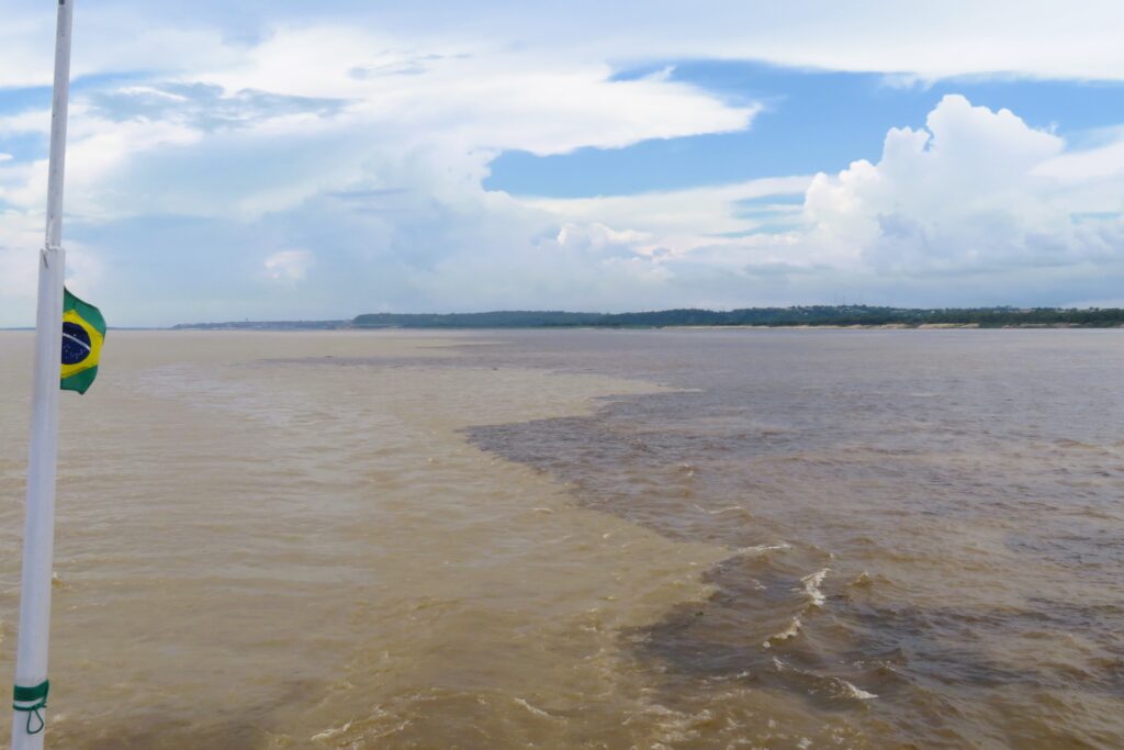 Encuentro de las aguas, Río Amazonas y Río Negro